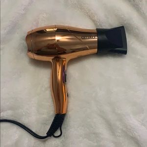 Amika travel hair dryer